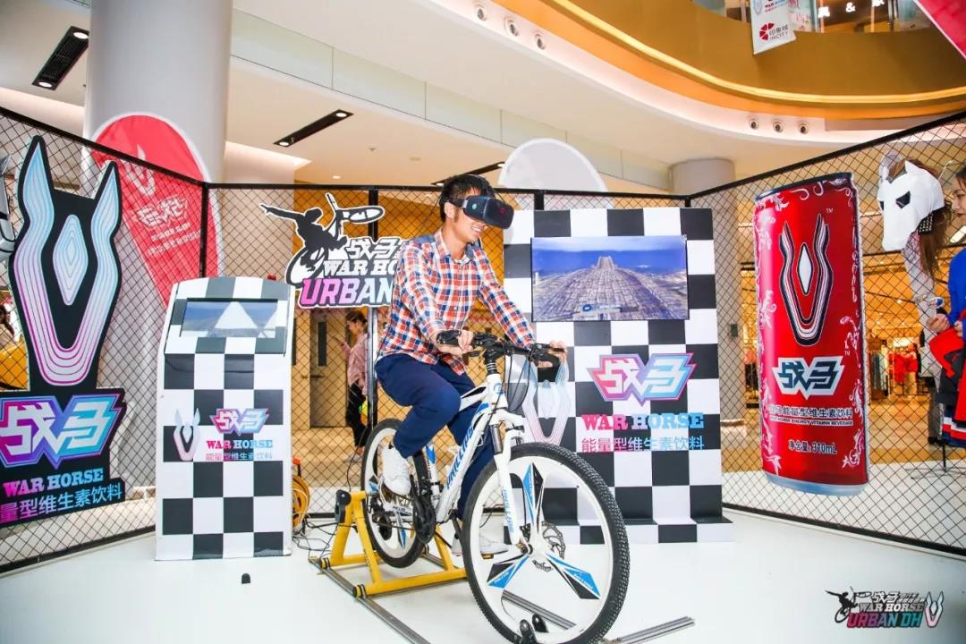 厭倦了野外飆車？這次我們駛向購物商場！