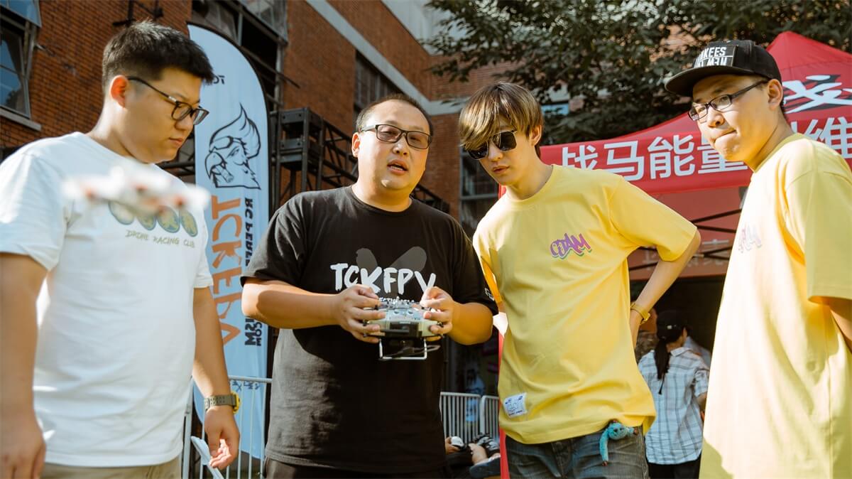 #戰(zhàn)馬敢玩時刻#FPV穿越機派對