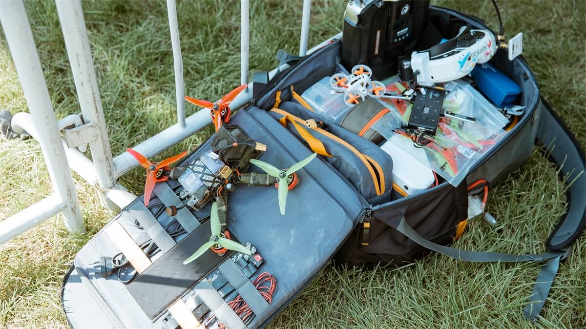 #戰(zhàn)馬敢玩時刻#FPV穿越機派對