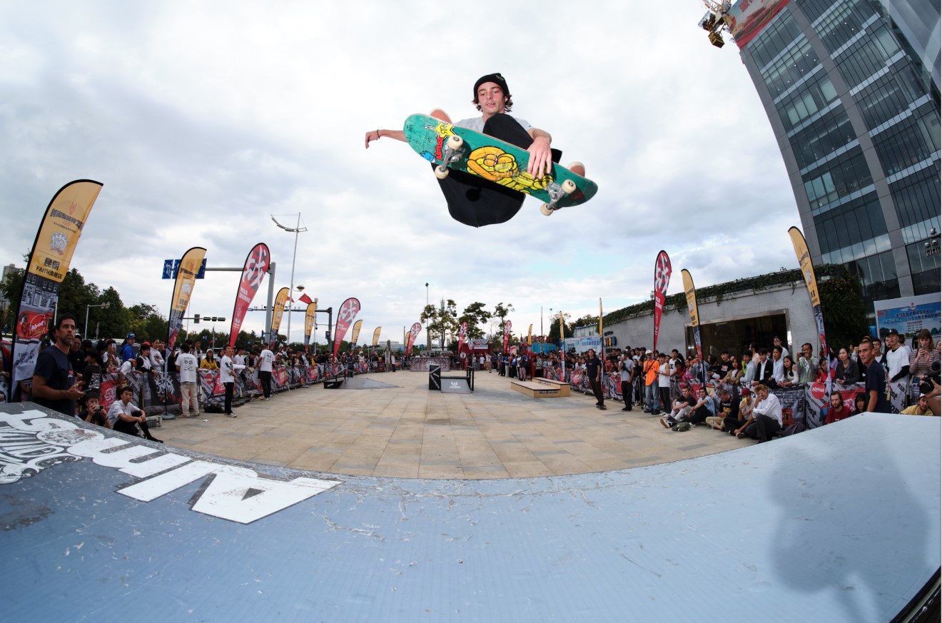 2019年戰(zhàn)馬“時(shí)間與精神之旅”——滑板大神與粉絲的歡樂(lè)旅行