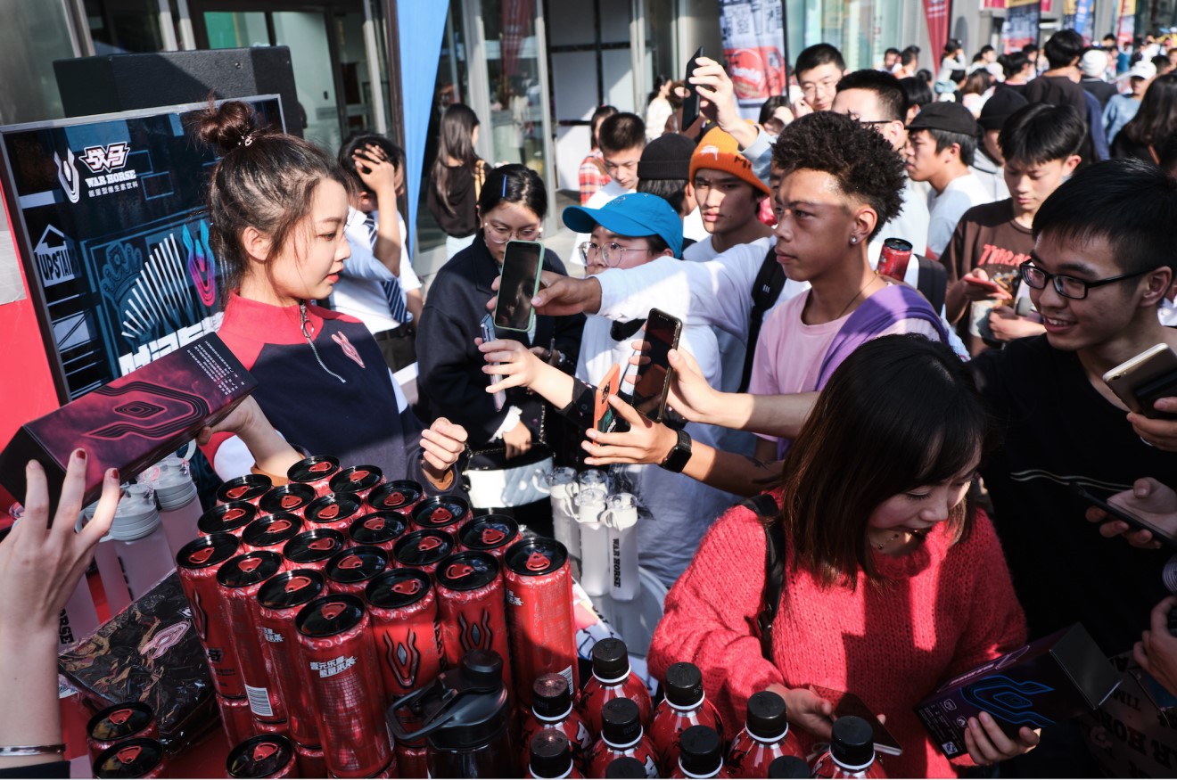 2019年戰(zhàn)馬“時(shí)間與精神之旅”——滑板大神與粉絲的歡樂(lè)旅行