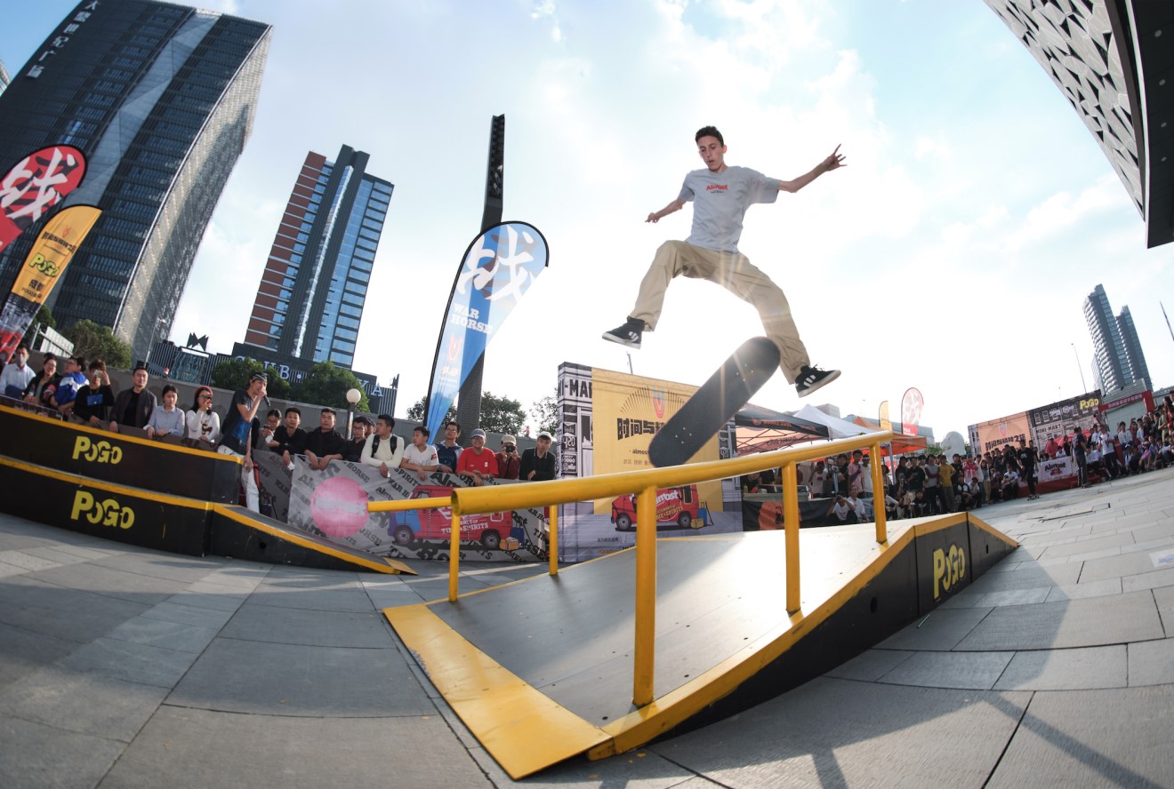 2019年戰(zhàn)馬“時(shí)間與精神之旅”——滑板大神與粉絲的歡樂(lè)旅行