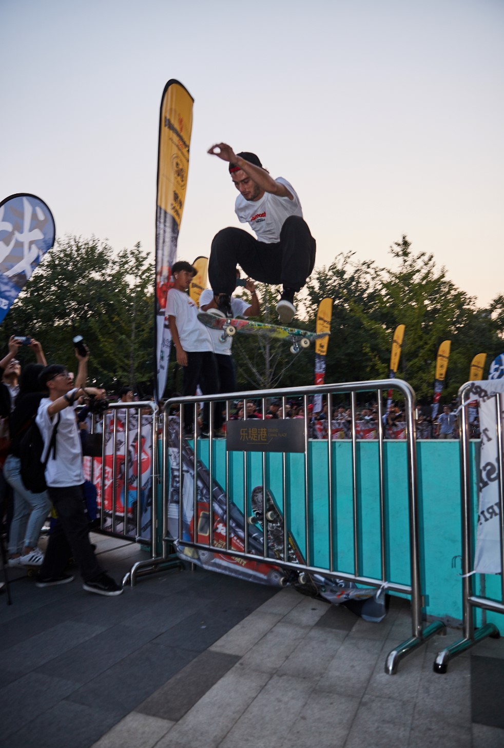 2019年戰(zhàn)馬“時(shí)間與精神之旅”——滑板大神與粉絲的歡樂(lè)旅行