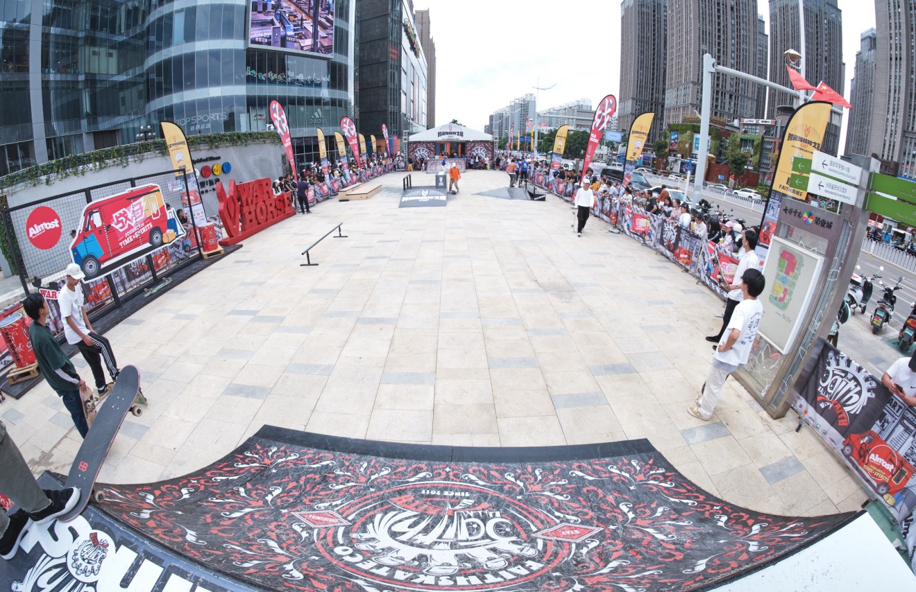 2019年戰(zhàn)馬“時(shí)間與精神之旅”——滑板大神與粉絲的歡樂(lè)旅行