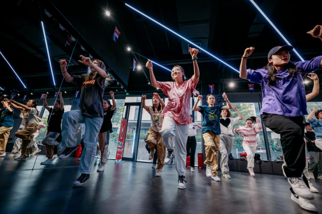 能量街舞圓滿收官 跨界創(chuàng)新聯(lián)動精彩