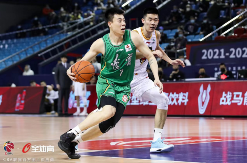 戰(zhàn)嗎？戰(zhàn)??！戰(zhàn)馬功能維生素飲料蓄力整個四季