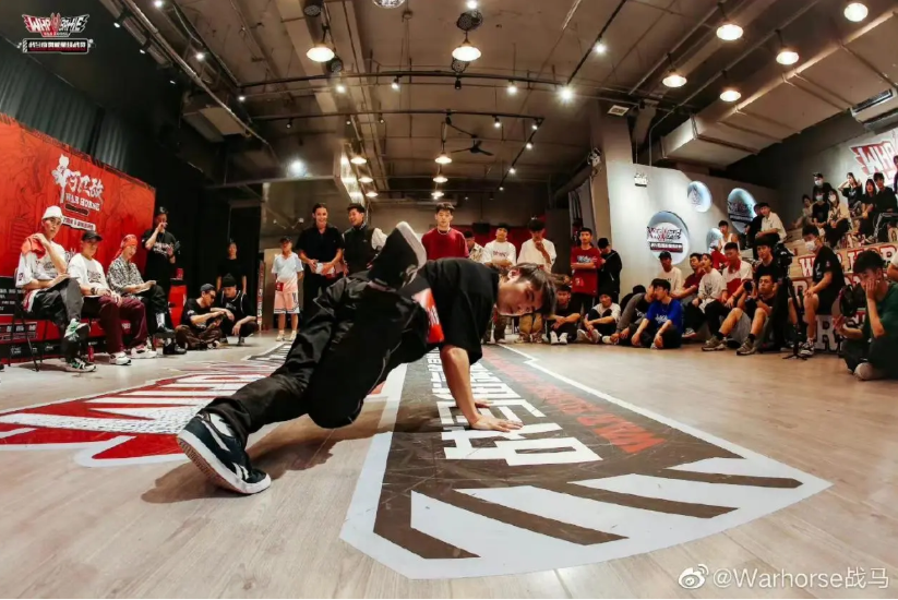 戰(zhàn)馬運(yùn)動飲料，持續(xù)與街舞愛好者們“戰(zhàn)”在一起