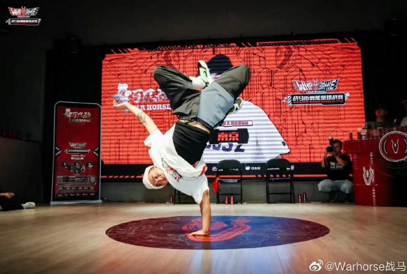 戰(zhàn)馬運(yùn)動飲料，持續(xù)與街舞愛好者們“戰(zhàn)”在一起