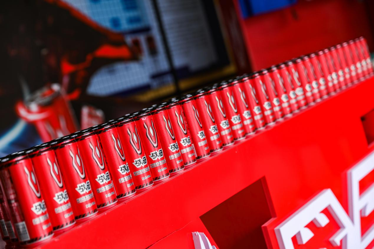 熬夜搬磚喝什么？戰(zhàn)馬成為部分打工人的必備飲料