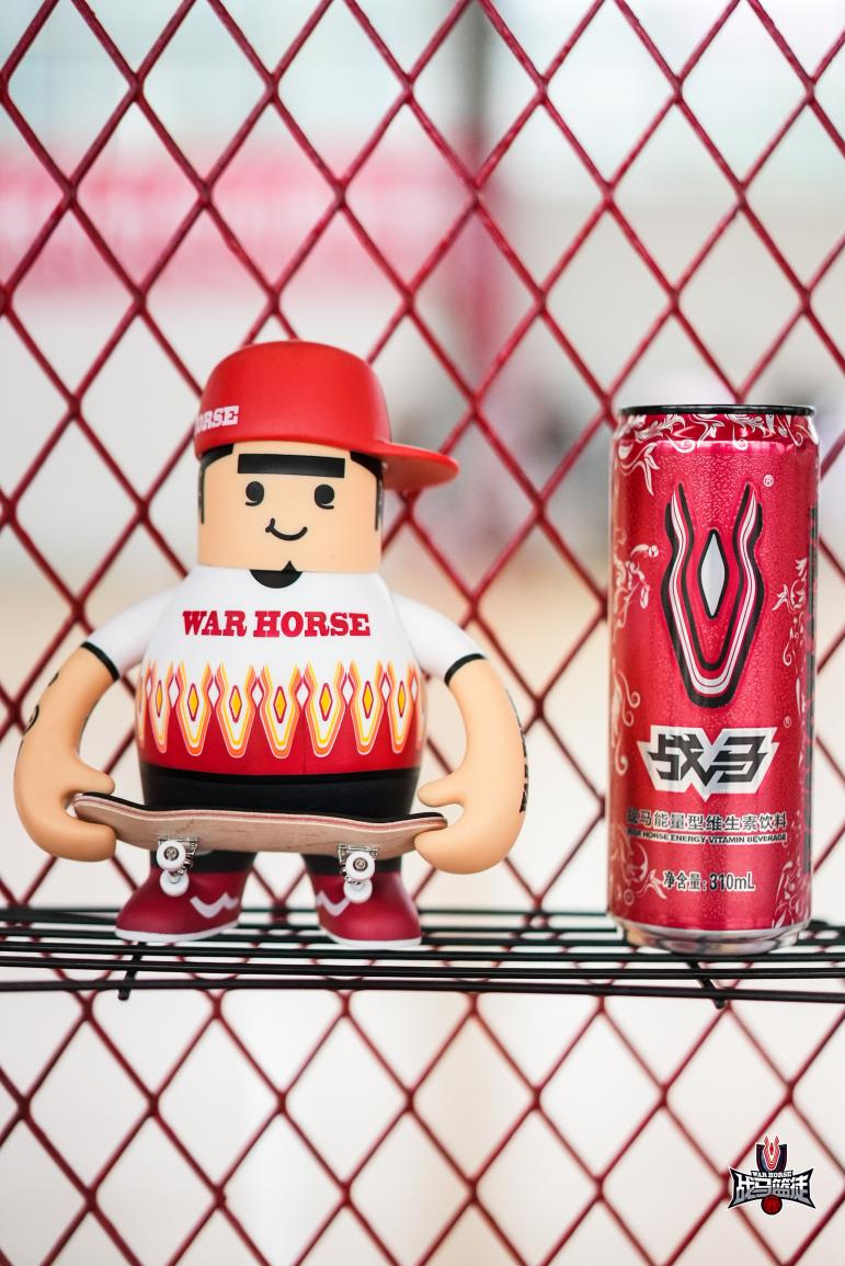 國(guó)潮飲料引領(lǐng)新時(shí)尚，“戰(zhàn)馬”助你的征戰(zhàn)之旅能量十足！