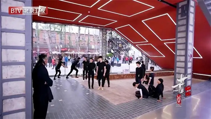 張藝謀助力2022年冬奧會，戰(zhàn)馬獨家冠名《花樣中國》北京衛(wèi)視開播