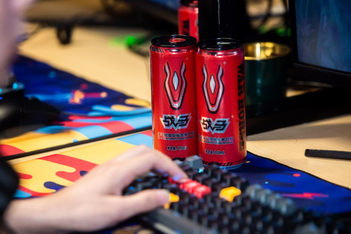 健康飲料有哪些？戰(zhàn)馬與年輕人相伴，帶來(lái)健康飲品體驗(yàn)