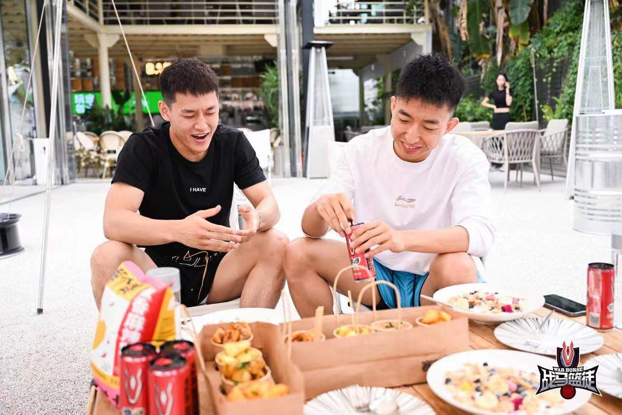 健康飲料有哪些？戰(zhàn)馬與年輕人相伴，帶來(lái)健康飲品體驗(yàn)