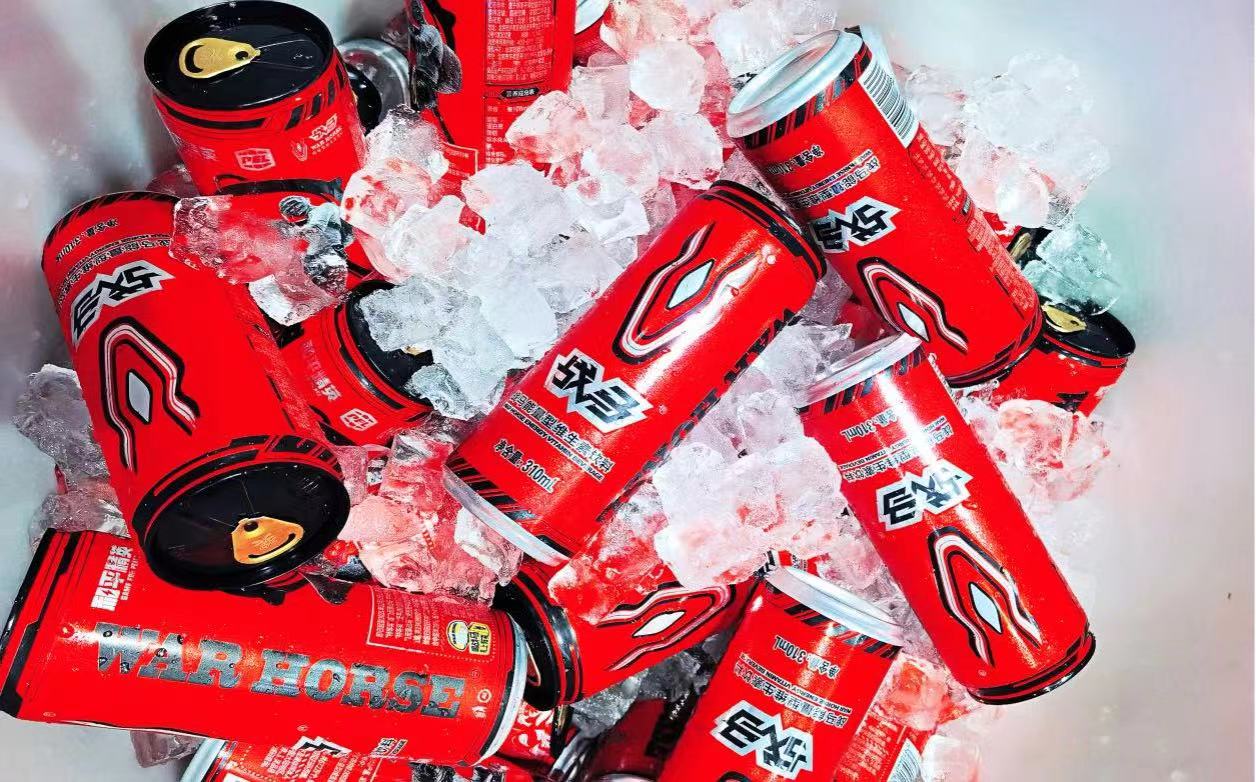 暢享運動激情，揮灑青春汗水，戰(zhàn)馬能量飲料助燃一夏