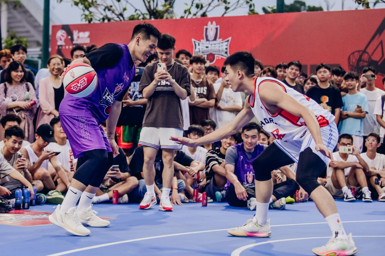 戰(zhàn)馬能量型維生素飲料，為籃球夢再續(xù)一杯