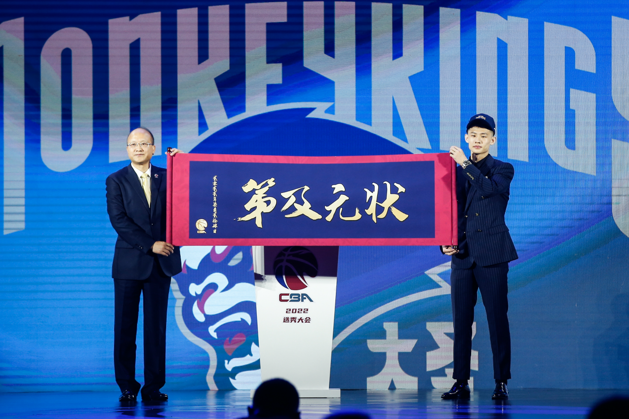 「戰(zhàn)馬籃徒」王嵐嵚亮相廈門，正式登陸CBA全明星周末