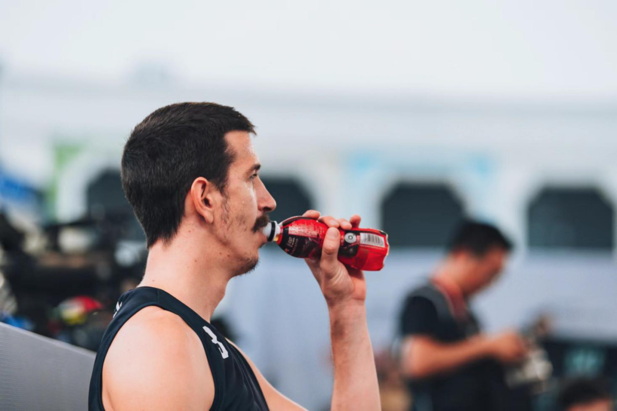 戰(zhàn)馬攜手三人籃球，從無(wú)錫奔向巴黎