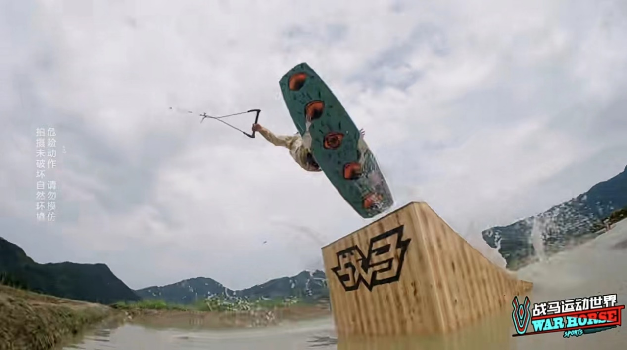 戰(zhàn)馬聯(lián)手央視體育主持楊健，打造《全景亞運(yùn)》欄目，解鎖亞運(yùn)觀賽新模式