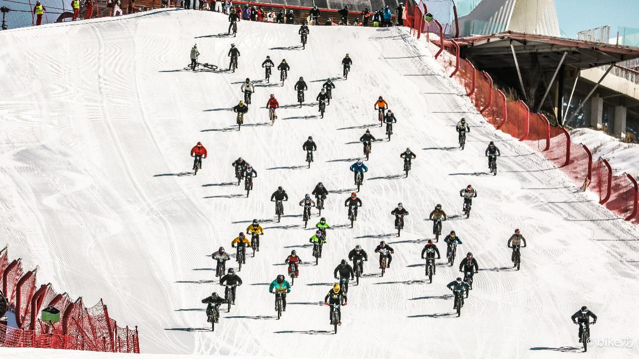 “走馬上刃，煥新出戰(zhàn)”2024戰(zhàn)馬冰雪季圓滿收官