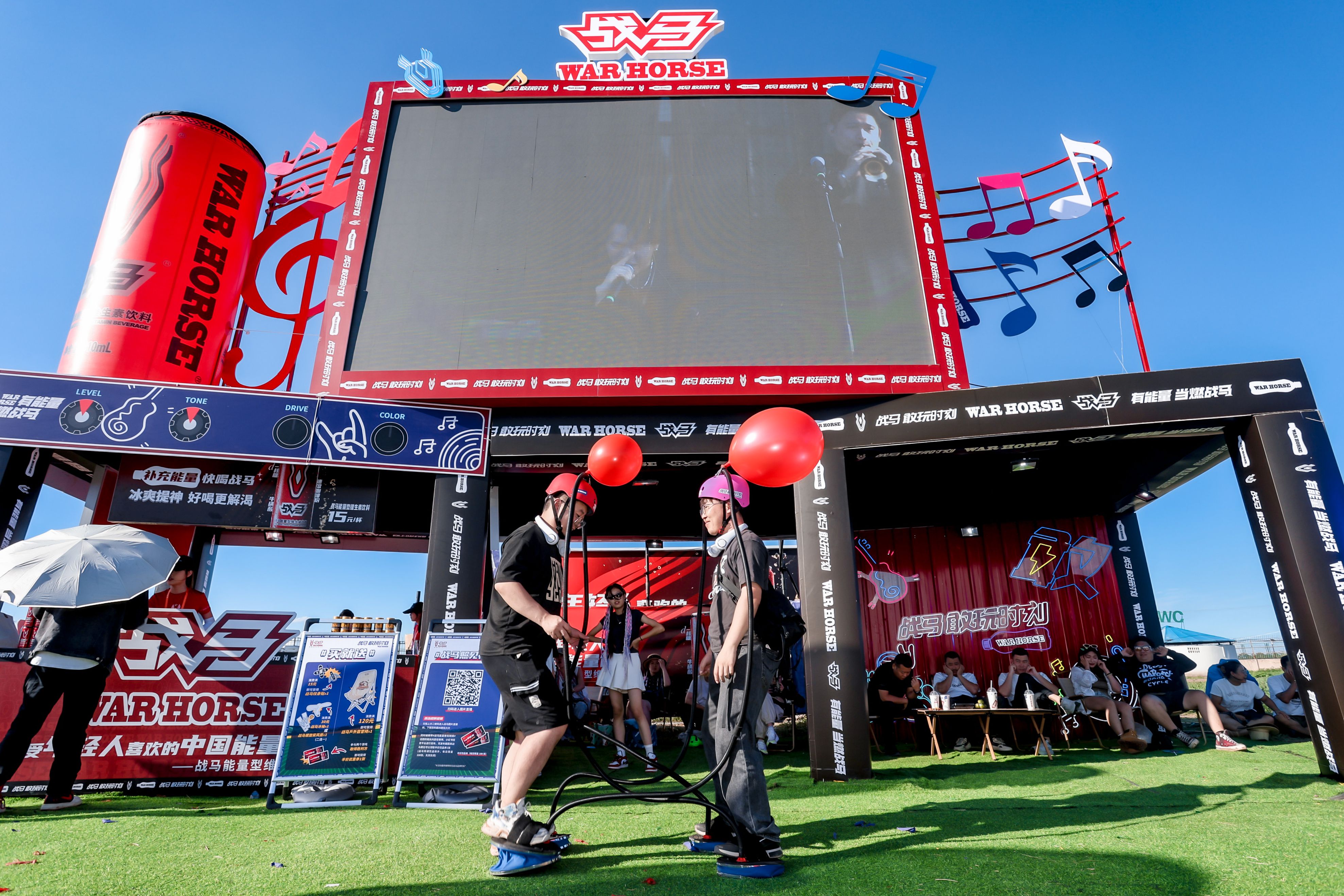 戰(zhàn)馬出征張北草原音樂節(jié)，音樂+機(jī)車重燃滾燙青春
