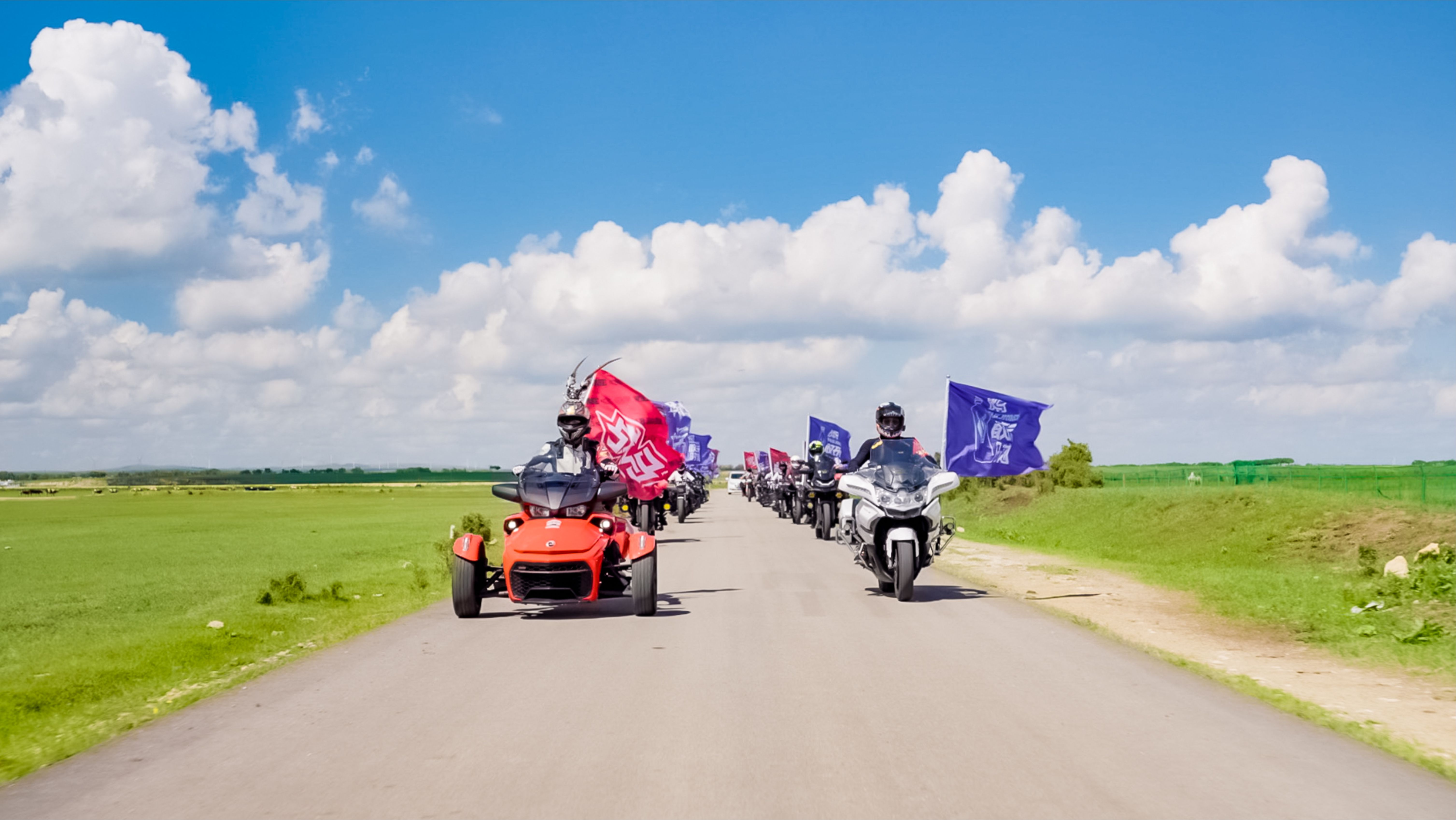 戰(zhàn)馬出征張北草原音樂節(jié)，音樂+機(jī)車重燃滾燙青春