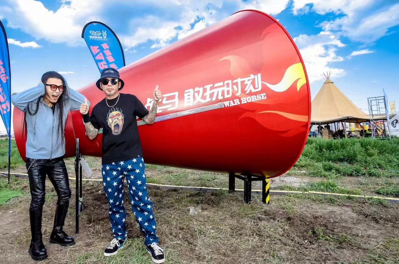 戰(zhàn)馬出征張北草原音樂節(jié)，音樂+機(jī)車重燃滾燙青春