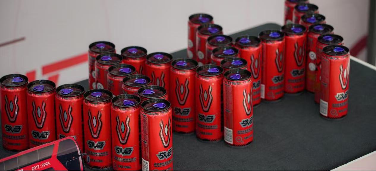 國產(chǎn)能量飲料助力，與戰(zhàn)馬同行共賞秋日美景