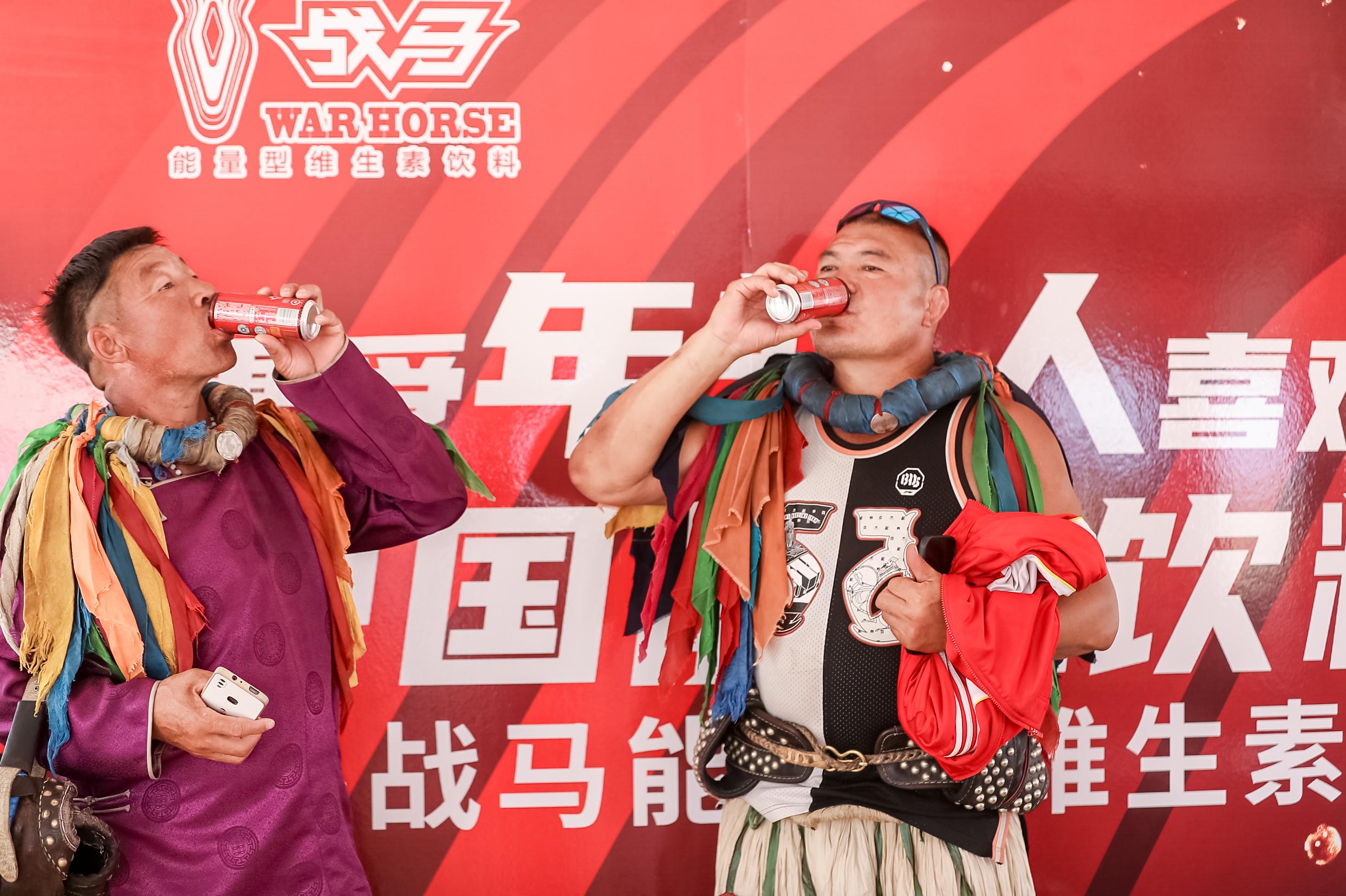 民族能量飲料戰(zhàn)馬品牌攜手內(nèi)蒙古第34屆那達(dá)慕，共創(chuàng)民族文化年輕化新風(fēng)尚