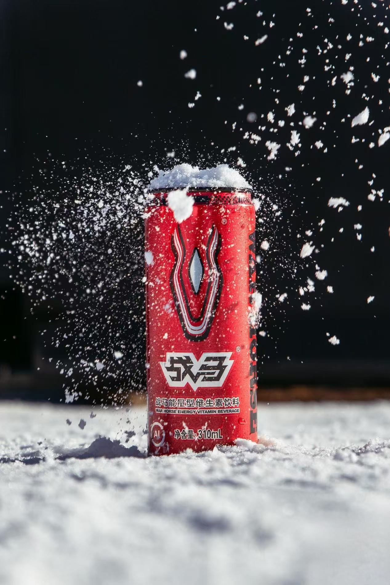 國(guó)產(chǎn)能量飲料戰(zhàn)馬能量拉滿，盡享冬日滑雪激情