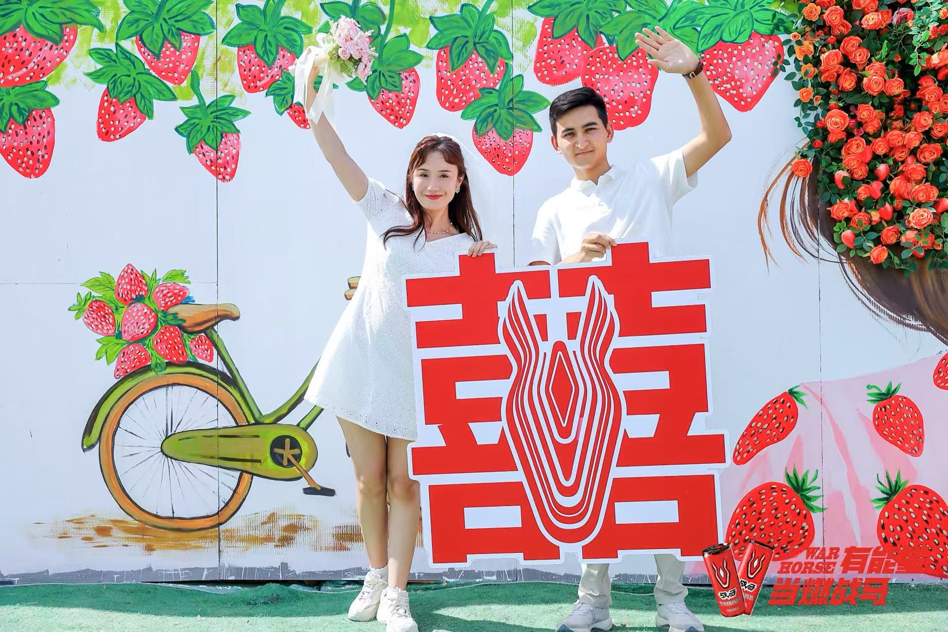 戰(zhàn)馬燃爆新疆8萬(wàn)樂(lè)迷超級(jí)草莓音樂(lè)節(jié)現(xiàn)場(chǎng)