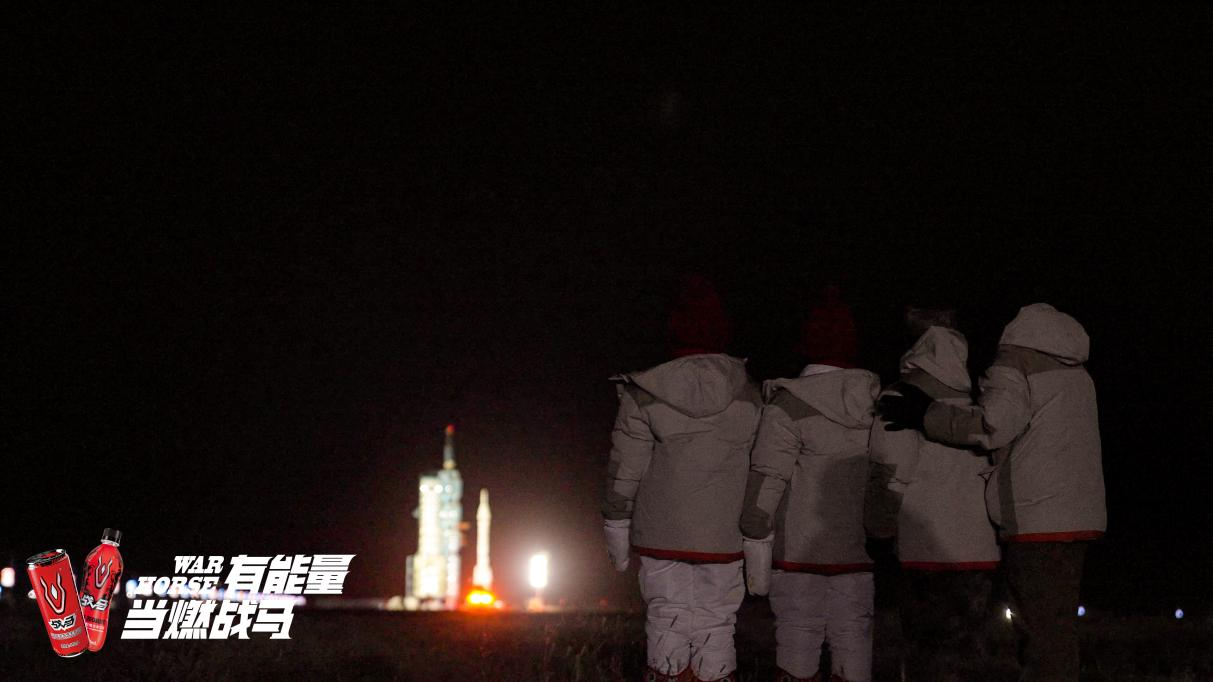 十天跨越一萬(wàn)三千公里拍攝空間站過(guò)境，這是戰(zhàn)馬和年輕人的熱血與能量！