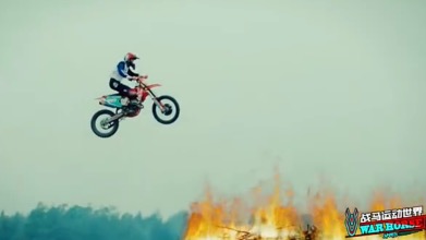 沙地飛躍火焰，勇敢者的游戲